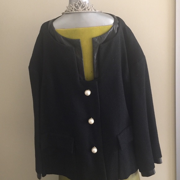 CHANEL ICONIC TWEED JACKET❤️HP - Picture 4 of 10